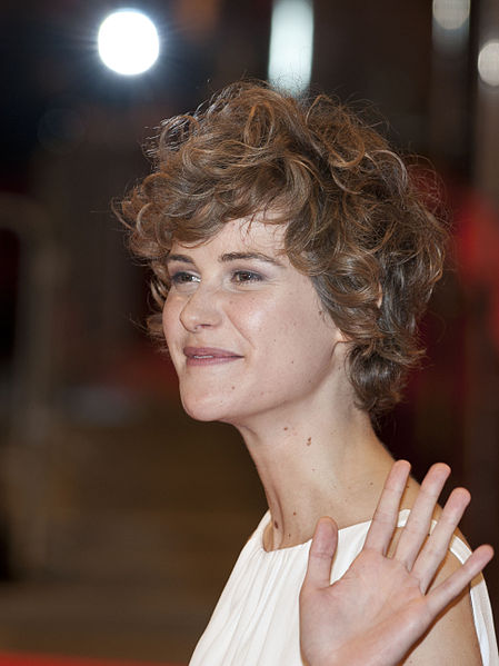 Entrer en relation avec Carla Juri