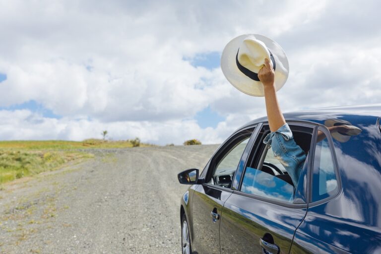 Entrer en relation avec les plateformes incontournables du marché des voyages et des expériences en 2025